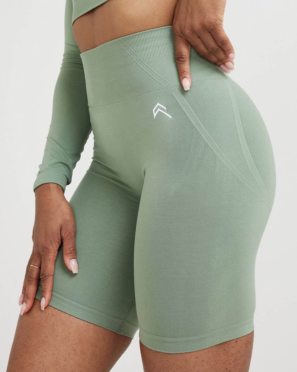 Oner Active Effortless Seamless Cycling Shorts Sage | 58TOUNVHF