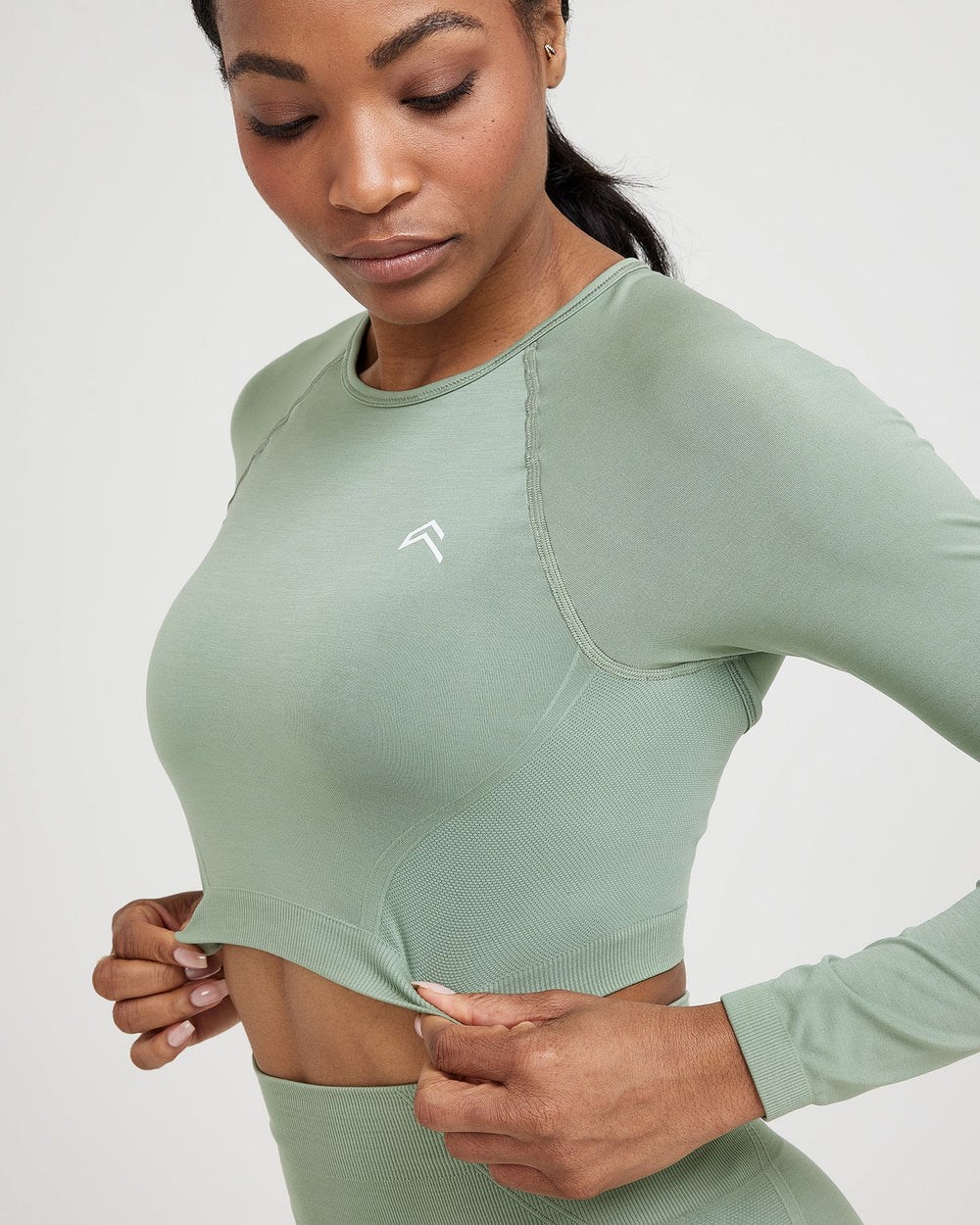 Oner Active Effortless Seamless Long Sleeve Crop Top Sage | 61CZKQTYS