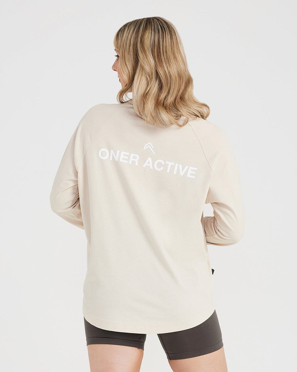 Oner Active Grafická Oversized Long Sleeve Tee Washed Sand | 64UAFWEZO